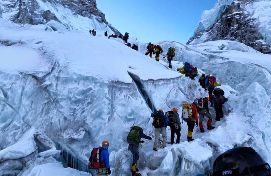 शरद ऋतुको आरोहण : १२०० आरोही हिमालमा