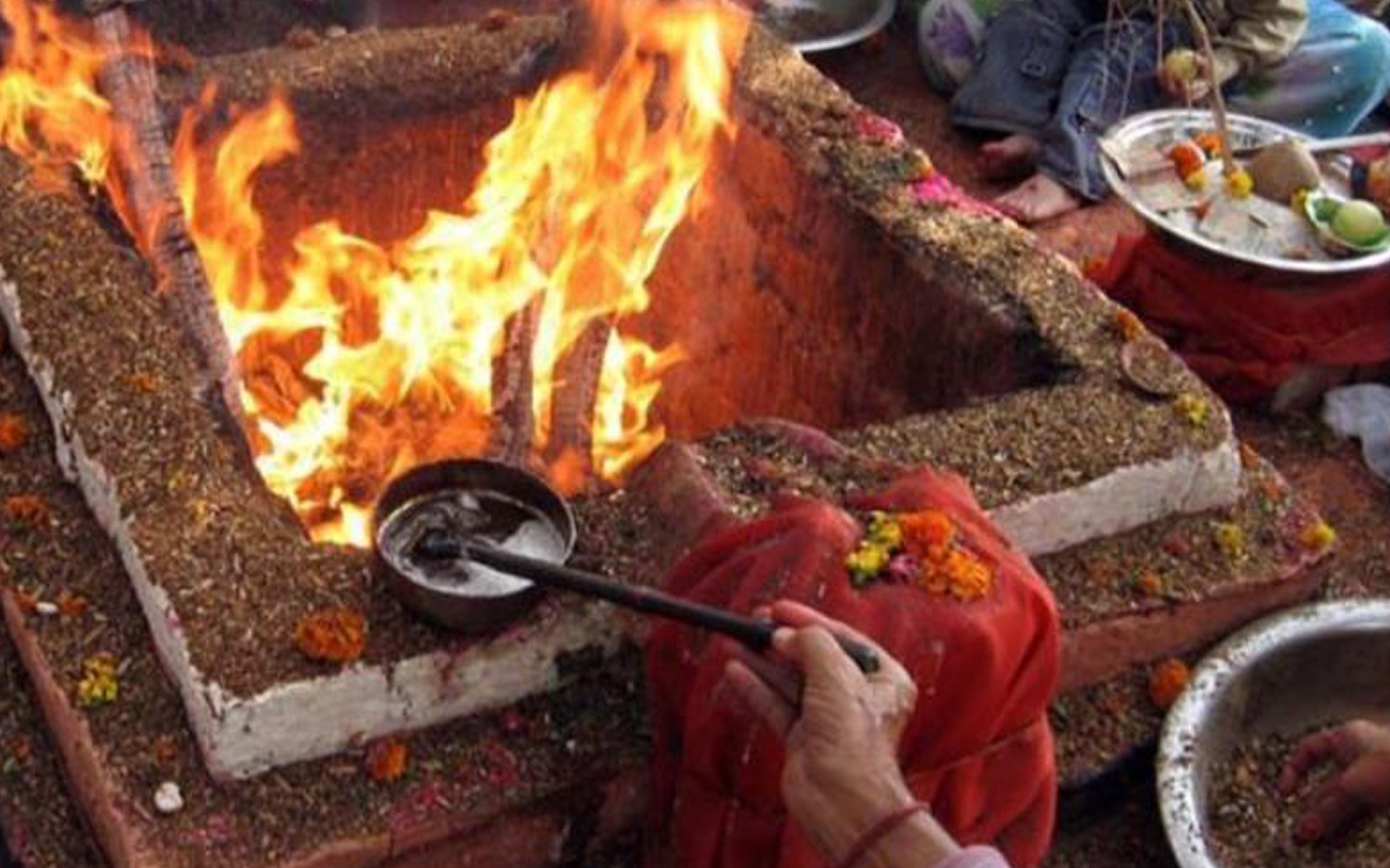 शिक्षकलाई तलब खुवाउन महायज्ञ