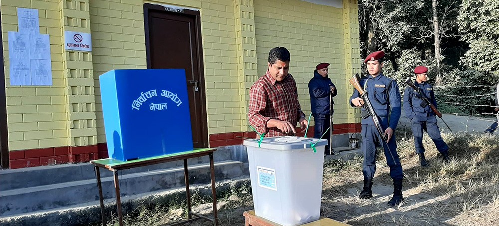 उपनिर्वाचन २०७६: धुलिखेल, सखुवाप्रसौनी र बैतडीमा मतदान जारी