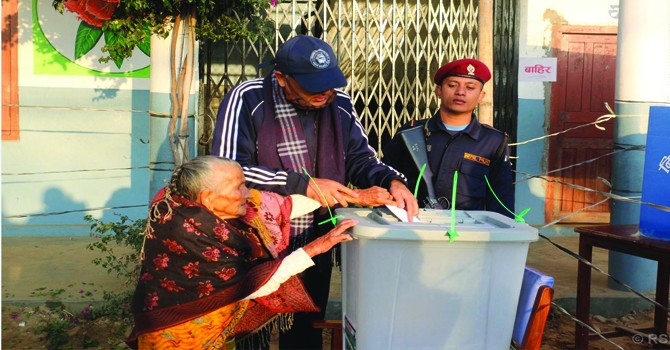 कास्कीमा मतदान शुरु