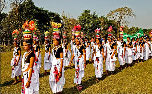 थारु बस्तीमा ‘माघी’ को रौनक, कतै हर्ष कतै बिलौना