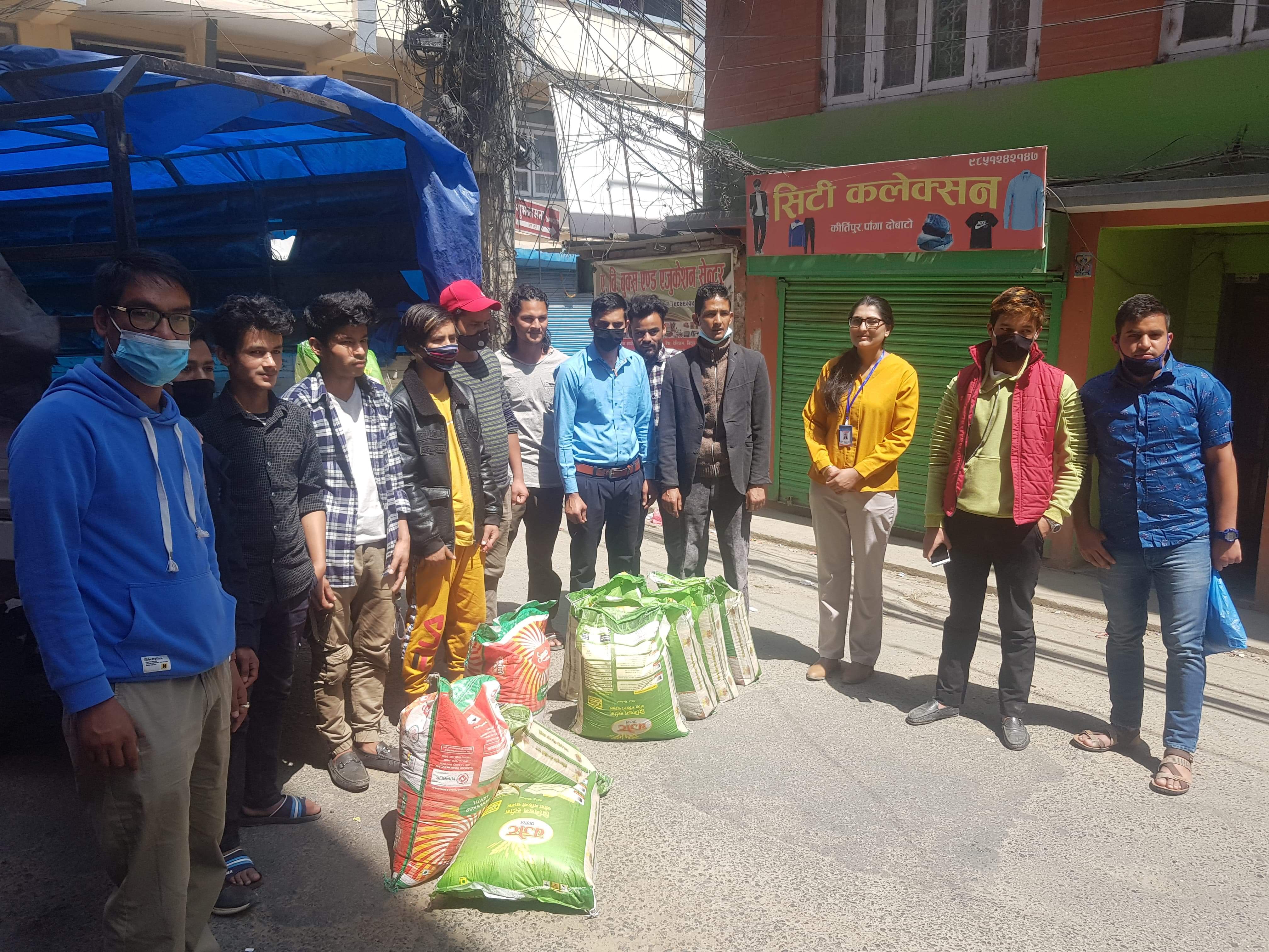 टुकोन तथा विद्यार्थी संगठनद्धारा विद्यार्थी तथा श्रमिकमा राहत विरतण 