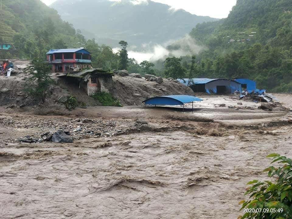 बढ्दो विपद्जन्य कहर : अपत्यारिलो ठाउँमा अकल्पनीय क्षति