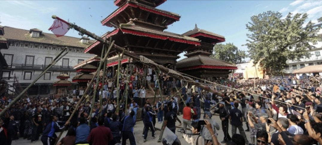 इन्द्रध्वजोत्थानका लागि रुख नकाटिनेः  जात्रा स्थगित