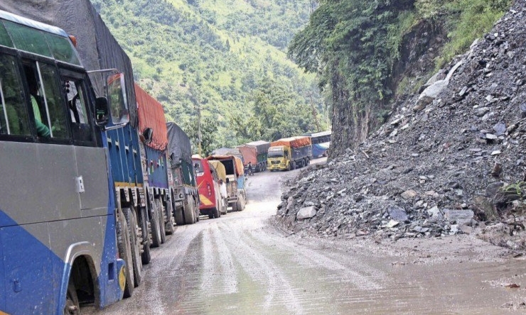 नारायणगढ–मुग्लिन सडक दुईतर्फी सञ्चालन