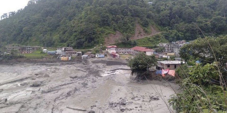 मेलम्चीमा पुनः बाढी, रेडियो मेलम्चीको भवन ढल्यो