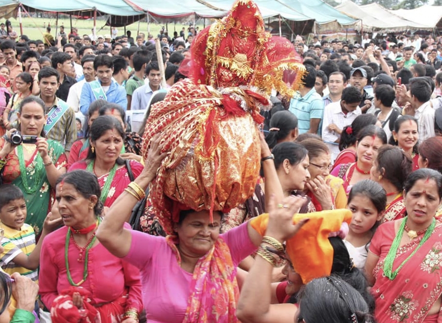 सुदूरपश्चिममा धुमधामका साथ भित्र्याइयो गौरा