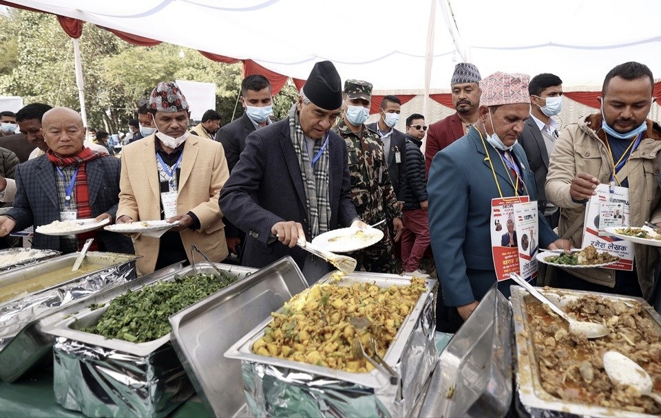 प्रधानमन्त्री देउवा महाधिवेशन प्रतिनिधिहरुसँग भृकुटीमण्डपमा